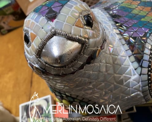Paloma - silver leafed beak SQ wm