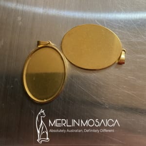 Oval Pendant - Gold 1