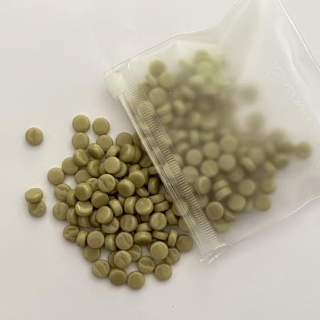 Gum Leaf 8mm Dots