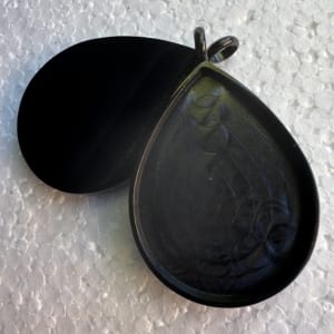 Black Teardrop Sq