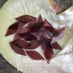 BURGUNDY SMALL PETALS