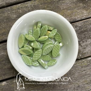 Candelo Irid petals