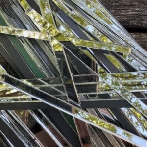 Skinny-mirror-scaled